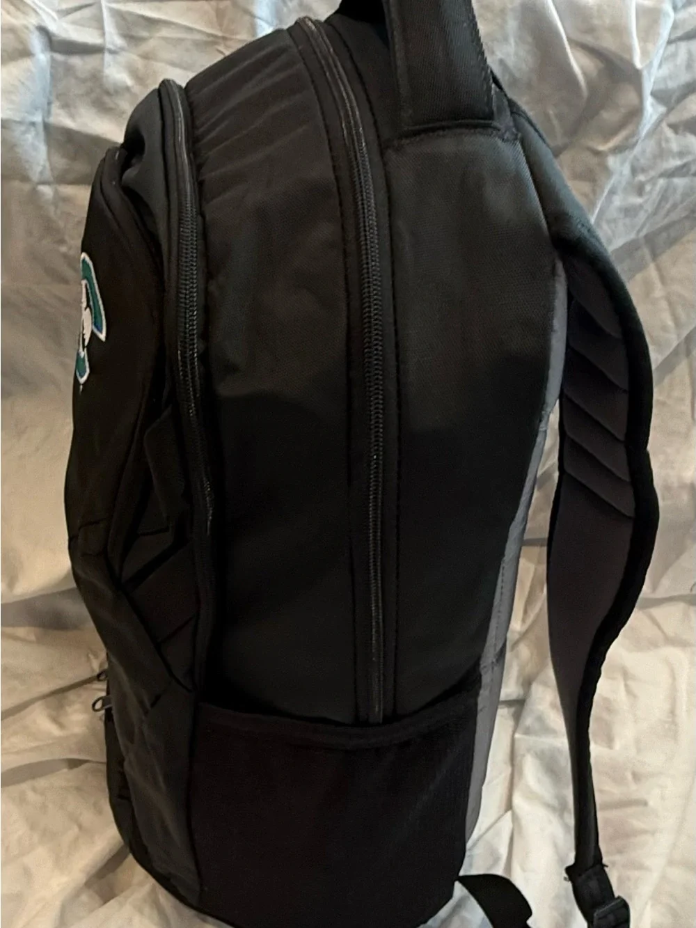 Under Armour Hustle 3.0 Backpack - Connecticut Whalers Hockey Edition (Mint)